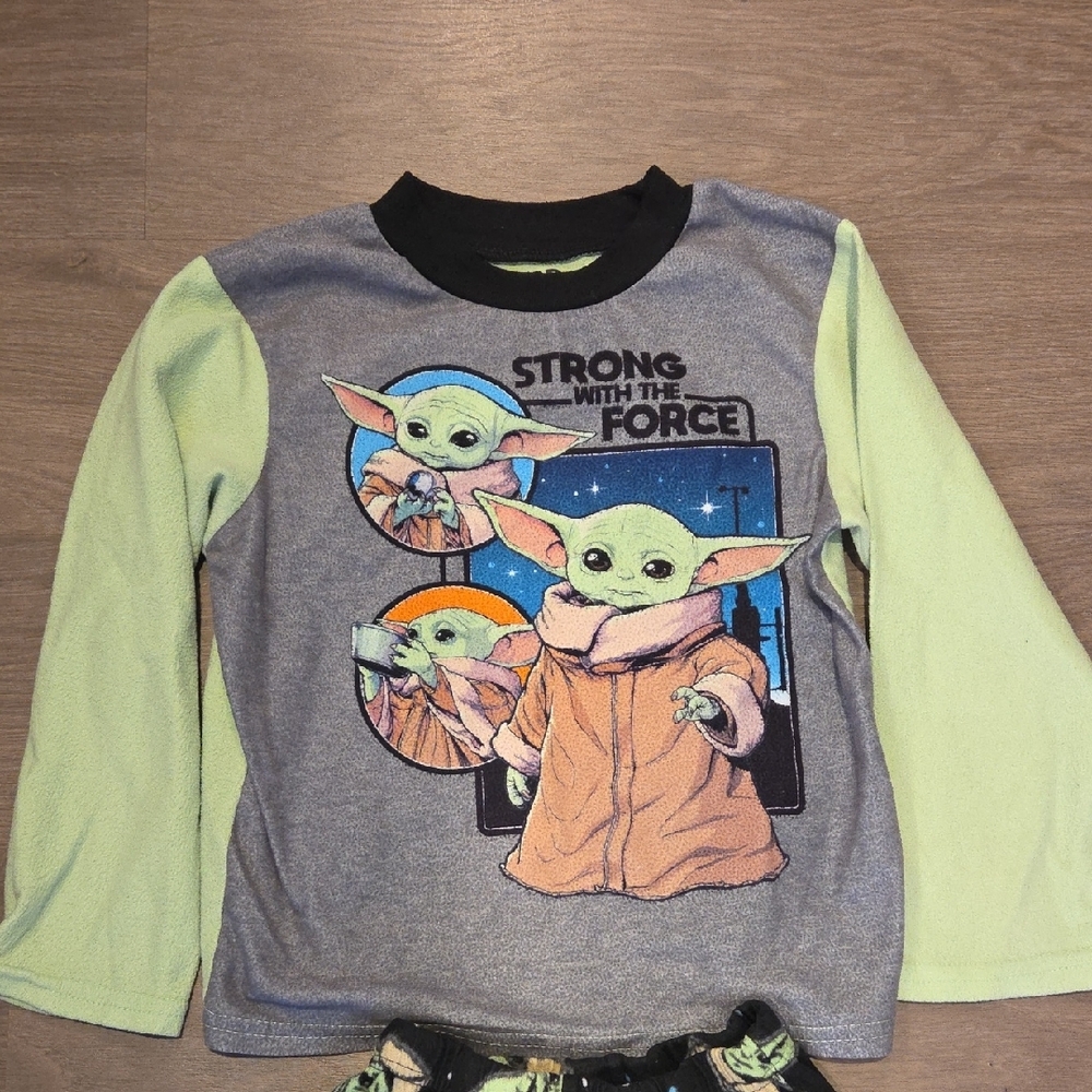 Star Wars Yoda Pajama Set & Slippers 8 - Picture 2 of 4